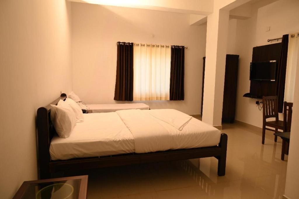 Hotel Blue Rays Bainduru Exterior photo